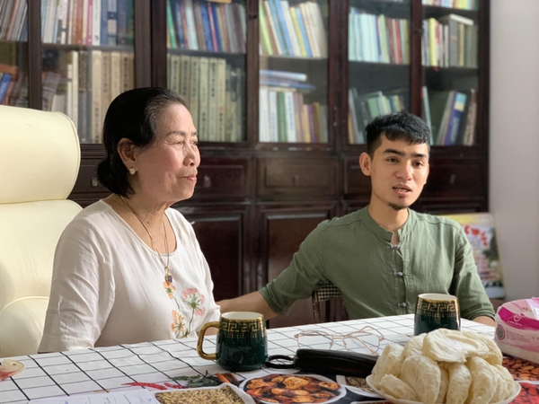 339112262-234358475813983-6634920432080416353-n Họa sĩ Lân Vũ tới thăm và trò truyện cùng họa sĩ Phan Thị Ngọc Mỹ