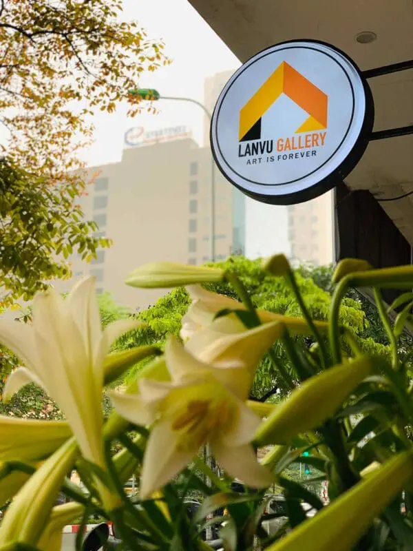 Lanvu Gallery chuyên sáng tác tranh độc bản, cung cấp tranh sơn dầu, tranh sơn mài... chất lượng tốt nhất