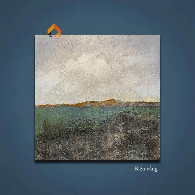 Biển vắng hoàng hôn không bóng người, hờ hững mây buồn vương theo gió 
