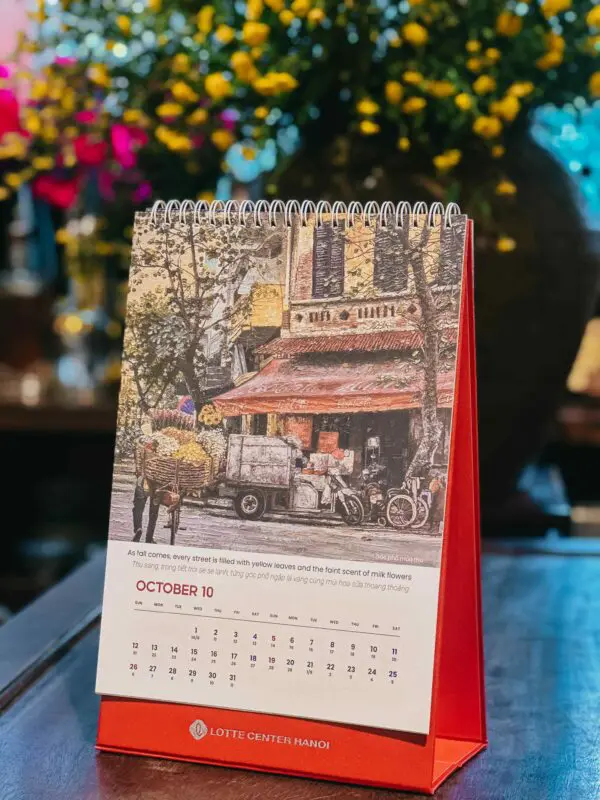 Góc phố mùa thu. Họa sĩ Quốc Mẫn. 80x100 cm