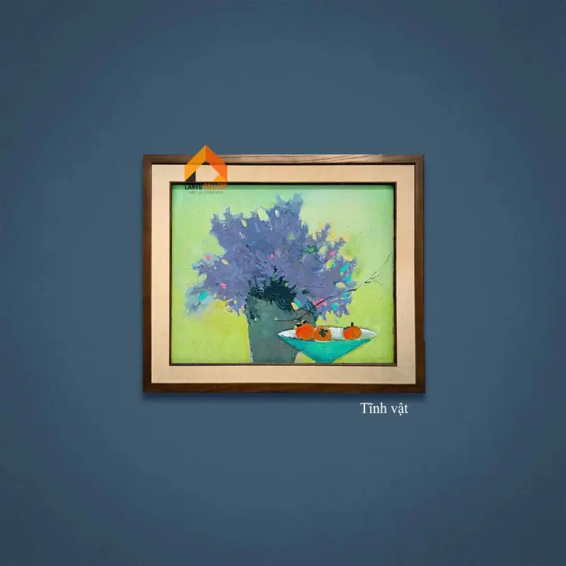 Những quả hồng chín căng mọng đặt trong một chiếc đĩa xinh