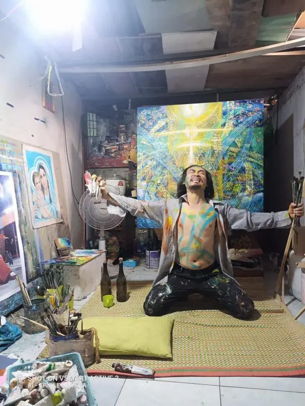 Biệt danh “họa sĩ điên” gắn với Đoàn Nguyên bắt nguồn từ chính cách anh sống và vẽ tranh Cre: Internet
