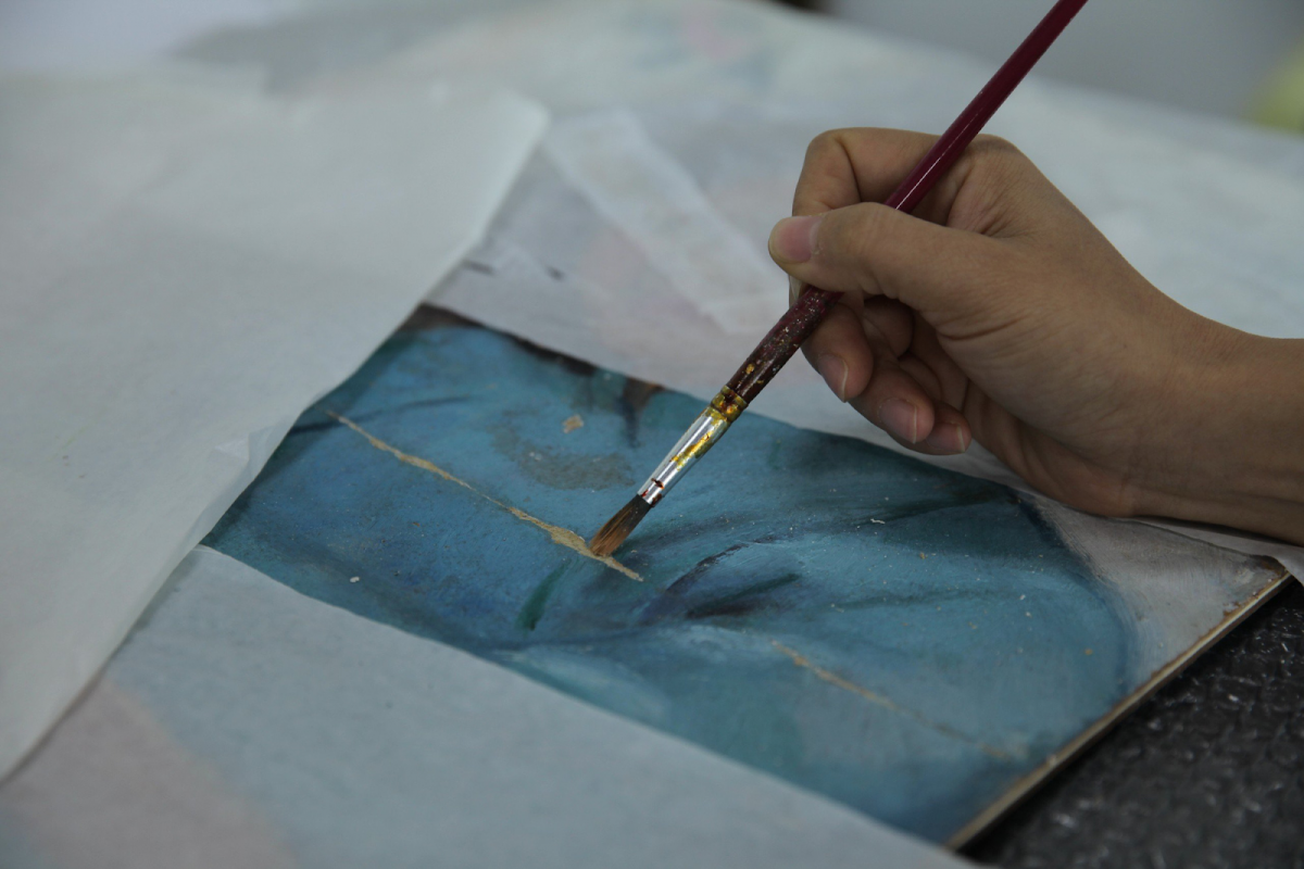 Phục chế tranh sơn dầu là quá trình can thiệp có kiểm soát nhằm khôi phục tình trạng ban đầu của bức tranh Cre: Internet