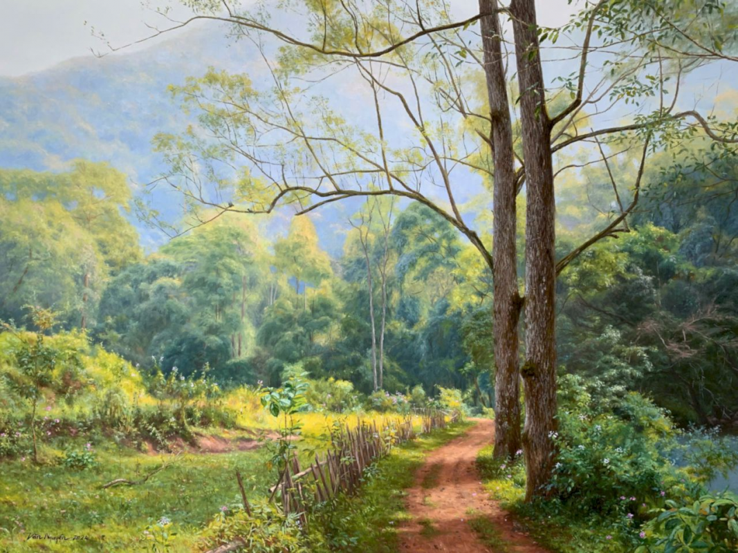 Tác phẩm “Đường về đại ngàn” lại nổi bật với sắc xanh của núi rừng, mang đến cảm giác tươi mới, hài hòa và đầy sức sống Cre: Internet