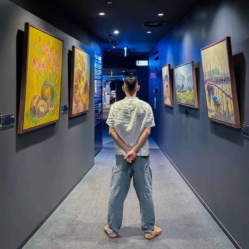 Không gian nghệ thuật tranh sơn dầu đang rất được đón đợi tại Tầng 65 Lotte Hanoi Sky