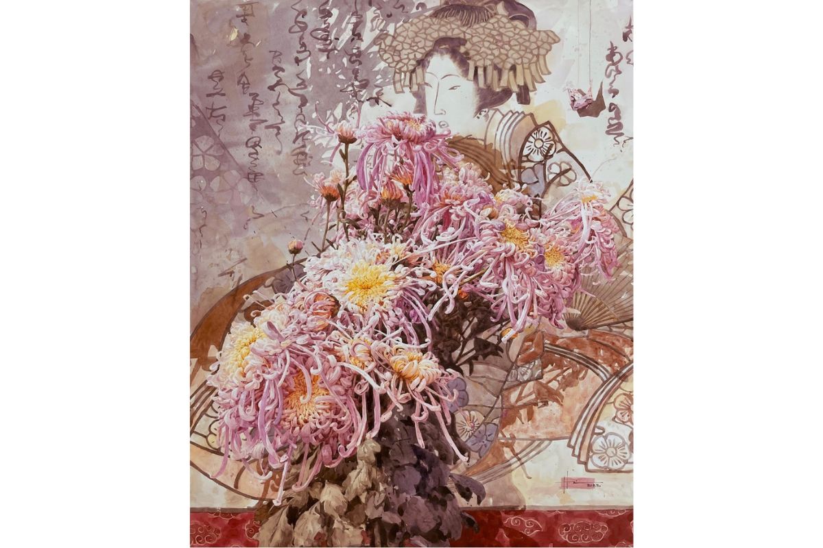 Tác phẩm “Thu Á Đông 02” nổi bật với những cánh hoa cúc trên nền hình thiếu nữ